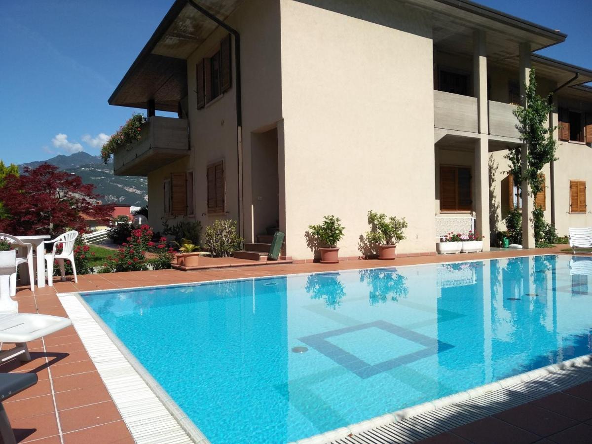 Villa Fiori Мальчезине Экстерьер фото
